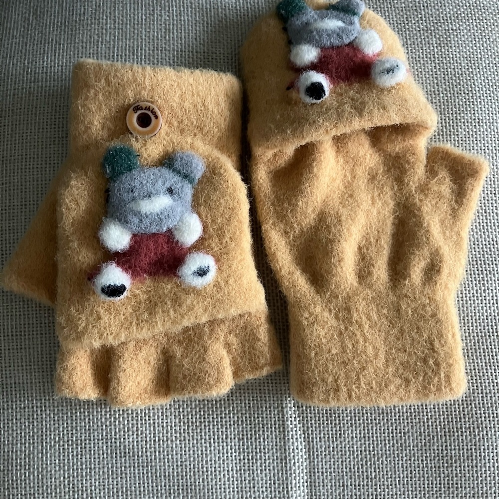 Boy’s Convertible Glove and Mitten Set Size 4-7 - Picture 2 of 7